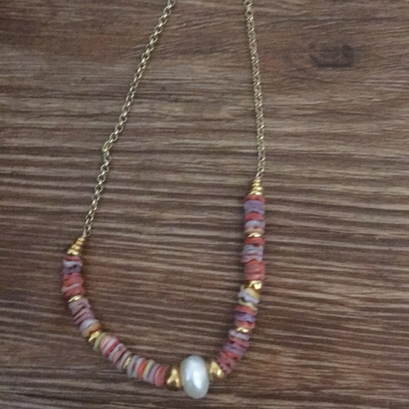 Kendra Scott Lila Strand Necklace in Vintage Gold and Pastel Shells NWT - Picture 5 of 8